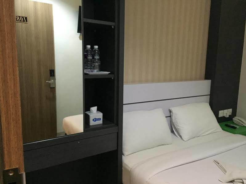 Redlink Hotel Batam Eksteriør billede