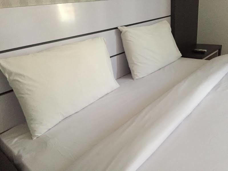 Redlink Hotel Batam Eksteriør billede